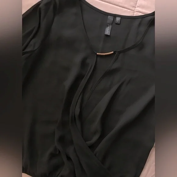 NWOT Trende Black Open Sleeve with Gold Chest Detail Classy Blouse - S - Picture 3 of 8